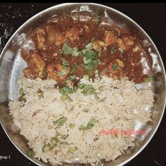 A picture of Paneer chilli and Fried rice.