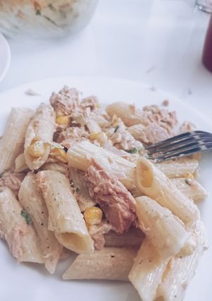 A picture of Pasta tuna salad.