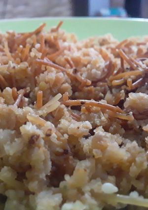 Una foto de Arroz de coliflor con fideos!!! 😋🍙🍚🍙.