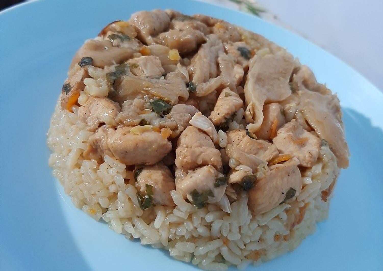 Resep Nasi Tim Ayam Rice Cooker oleh Tsamrotul Janah  Cookpad