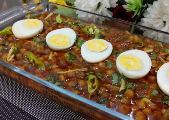 How to Prepare Homemade Anday Cholay gravy