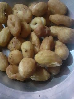 मीठे खस्ता खजूर (Meethe khasta khajoor recipe in Hindi) रेसिपी मुख्य फोटो