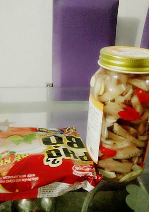 Hình của món Tai heo ngâm chua ngọt.