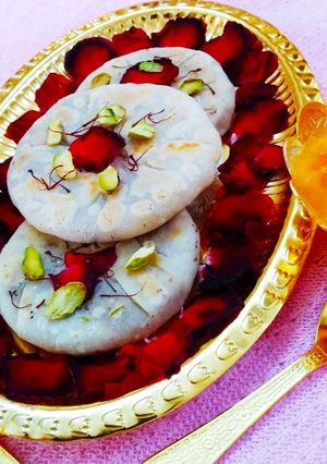 A picture of Gujarati Puran Poli (vedmi).