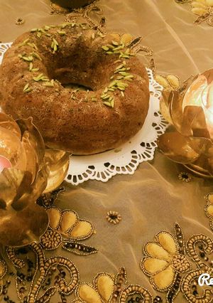 صورة لوصفة كيكة التمر بالهيل و الزعفران و القرفه