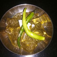 A picture of Palak paneer.