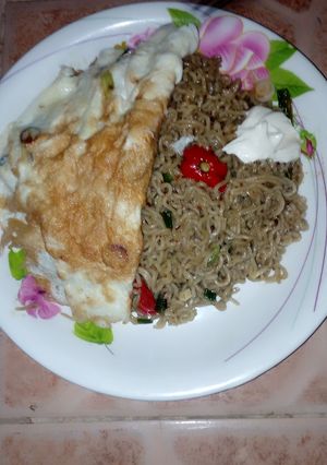 A picture of Cherry noodles with egg.