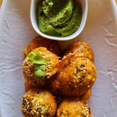 A picture of Handvo appe (gujrati breakfast).