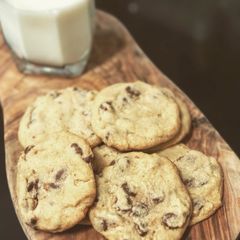 A picture of Milk chocolate chip cookies!.