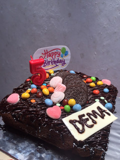 Foto resep Birthday Cake Brownies Kukus