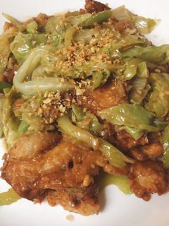 รูปของ ปลาทอดผัดผักเต้าเจี้ยว (สถานะคนไทยในต่างแดน🇺🇸)