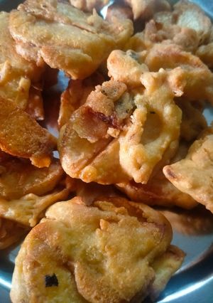 आलू की पकौड़ी (Aloo ki pakodi recipe in hindi) रेसिपी मुख्य फोटो