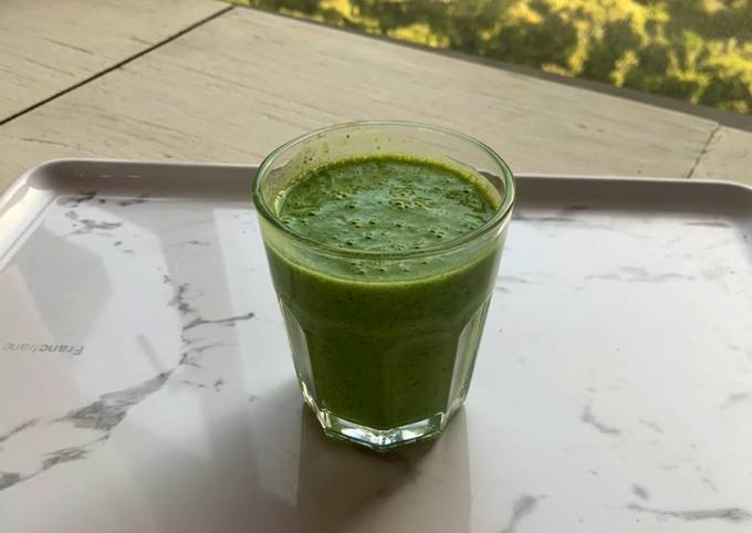 Steps to Make Homemade Delicious Mango and Spinach Smoothie