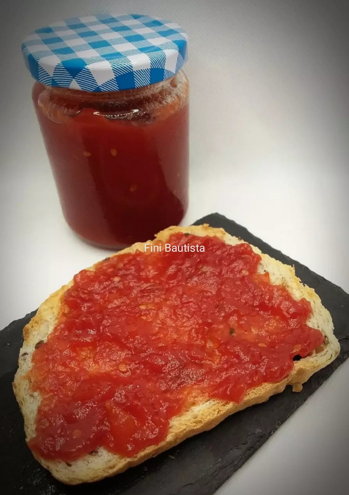 Una foto de Mermelada de tomate de bote