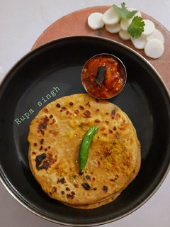 मूली पराठा (mooli paratha recipe in Hindi) रेसिपी मुख्य फोटो