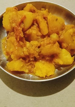 आलू हरी प्याज़ की सब्जी (aloo hari pyaz ki sabzi recipe in Hindi) रेसिपी मुख्य फोटो