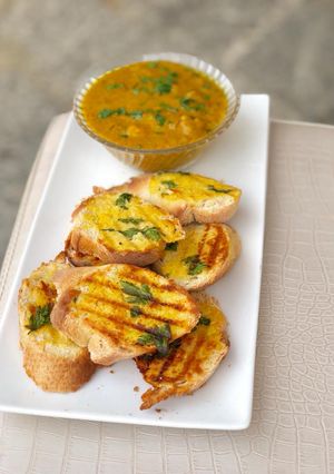 A picture of Garlic bread.