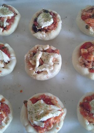 Foto di PIZZA IN COPPEtTE.....CON POMODORI DELL'ORTO A GRAPPOLO