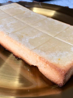 Una foto de Turrón casero de yema con Mambo