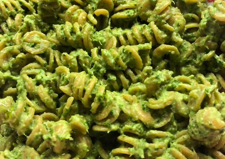 How to Make Favorite Kale pesto - vegan