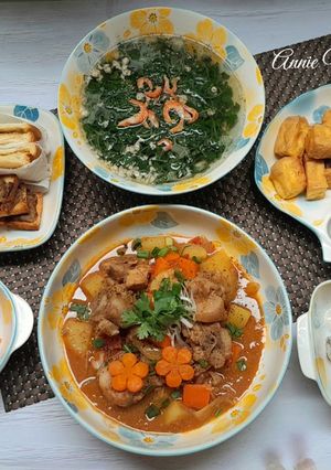 Hình của món Cơm nhà với các món từ pate.