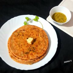 A picture of Palak Aloo Methi Paratha.