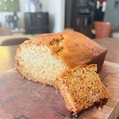 A picture of Banana Bread with Mayonnaise.