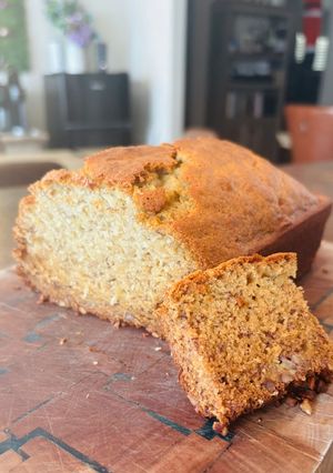A picture of Banana Bread with Mayonnaise.