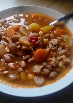 Babgulyás bográcsban recept fotója