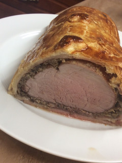 Hamis Wellington szűzpecsenyével recept fotója
