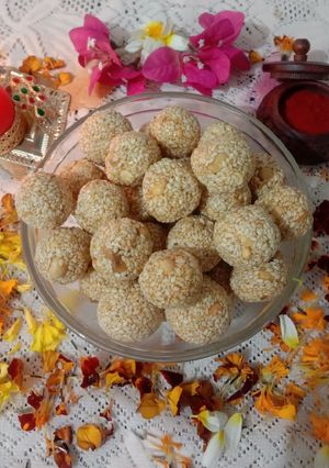 A picture of #Jan#W2 Til ke ladoo.