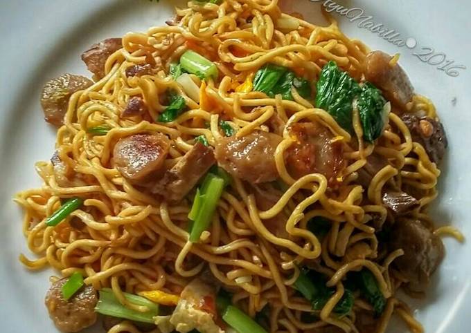 Resep Mie Goreng Simple Oleh Ayunabillarumaropen - Cookpad