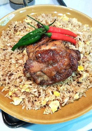 รูปของ ข้าวกล้องผัดไข่-ไก่ทอด #ทำขายรวย