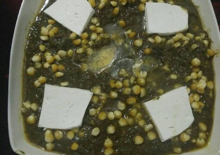 Learn How To Palak corn curry with paneer