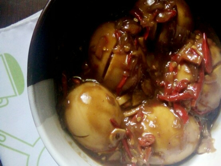 Ternyata begini lho! Resep membuat Telur Santan Bumbu Petis dijamin enak