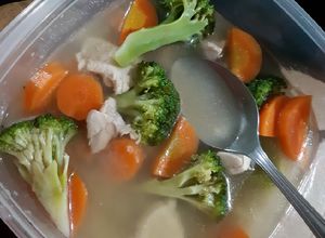 Foto resep Sop Ayam Brokoli Wortel with Totole