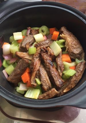 Foto resep Iga sapi masak batang Sledri besar Wortel