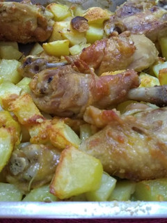 Foto de Frango na cerveja com batatas assadas