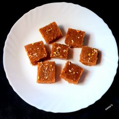 A picture of Gol Papdi.