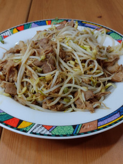 豆芽菜炒豬肉 的食譜成品照片