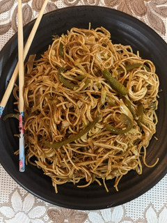 वेज चाऊमिन (veg chowmein recipe in Hindi) रेसिपी मुख्य फोटो