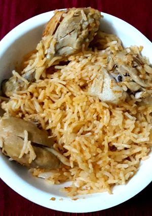 A picture of Butter Chicken biryani.