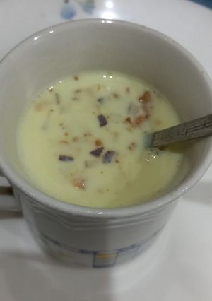 A picture of Milk with nuts 🥥🥜.