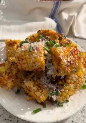 A picture of Garlic and Parmesan Buttered Corn.
