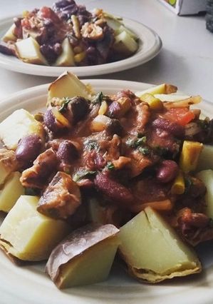 A picture of Spicy kidney bean potato dish.