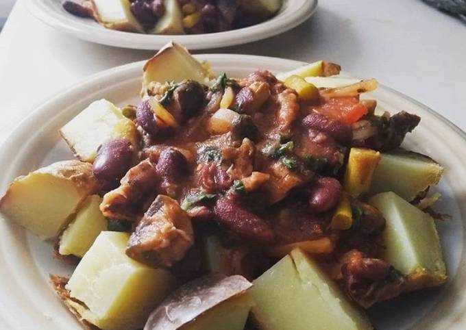 Spicy kidney bean potato dish