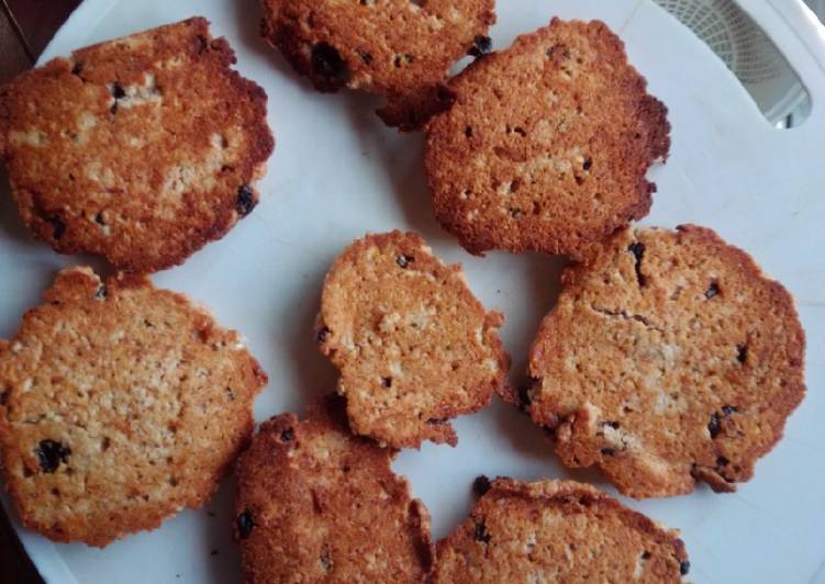 Recipe of Perfect Galletas de avena, banana y pasas de uva 😍😘