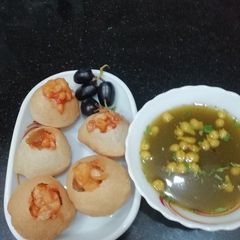 A picture of Golgappa.