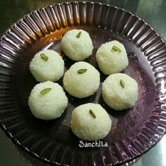 A picture of Paneer Laddoos.