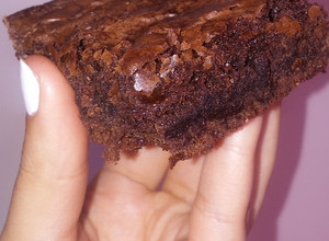 Una foto de Brownies con cacao en polvo!